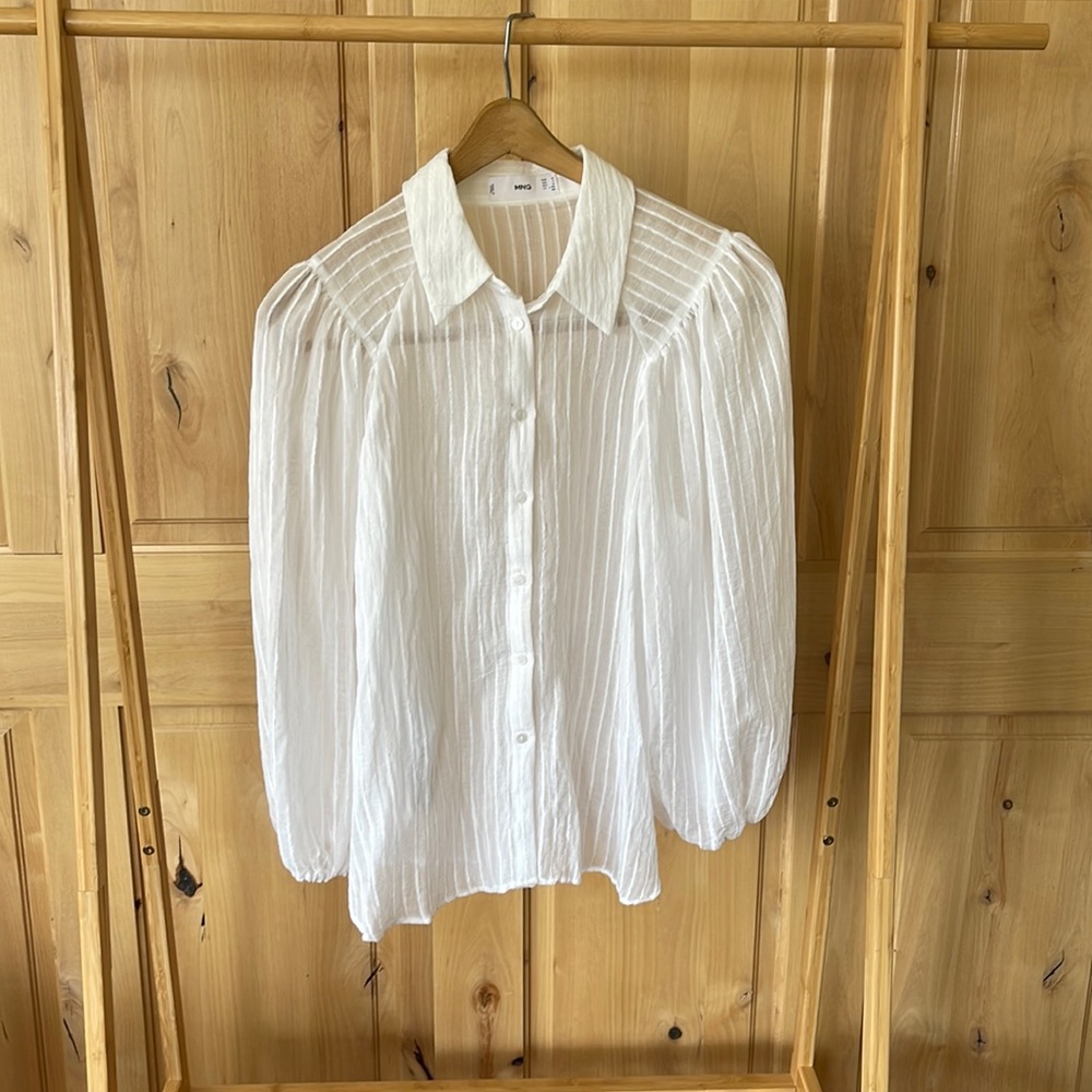 Mango woman shirt.